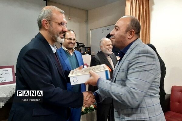 مراسم تجلیل از رانندگان و کامیون‌داران ایثارگر رودهن