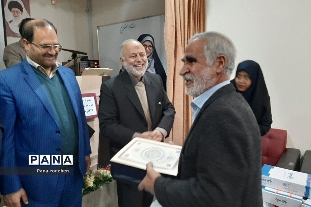 مراسم تجلیل از رانندگان و کامیون‌داران ایثارگر رودهن