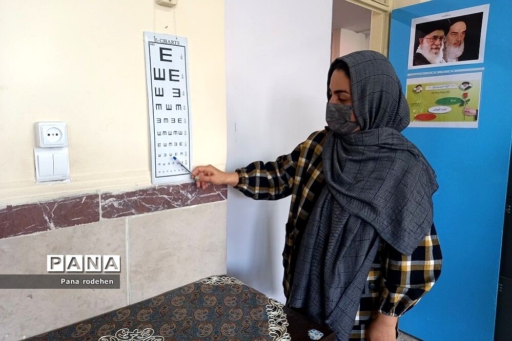 معاینات غربالگری دانش‌آموزان در دبستان ایمان رودهن