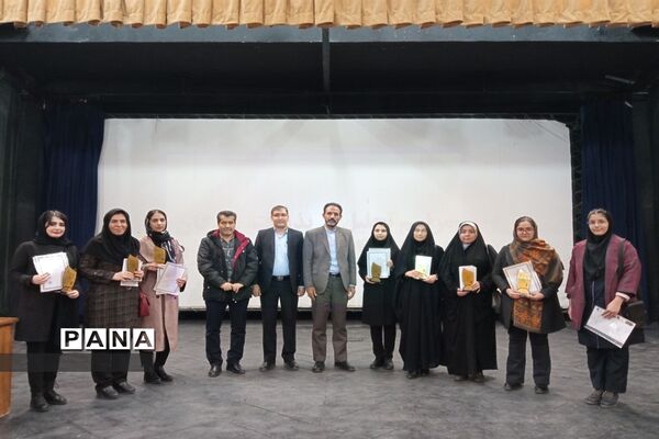 مراسم تجلیل از دانش‌آموزان موفق در کنکور سراسری 1401 شهرستان خرمدره