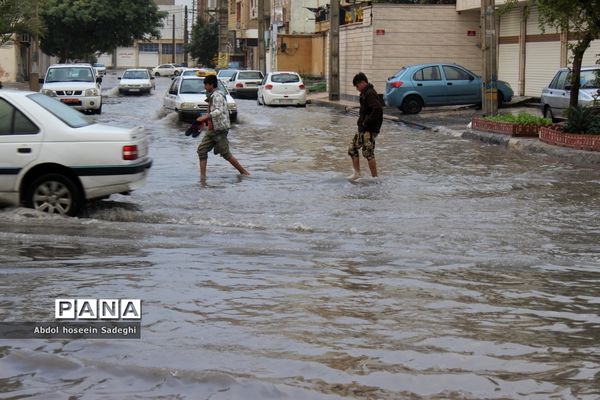 بارش باران و آبگرفتگی معابر در بوشهر