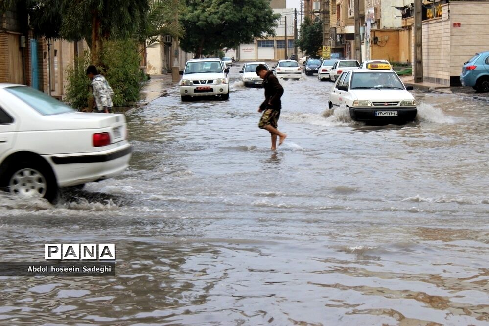 بارش باران و آبگرفتگی معابر در بوشهر