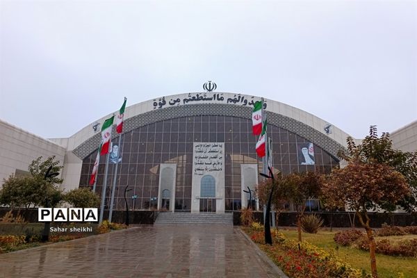 بازدید فرهنگیان و دانش‌آموزان ملارد از پارک ملی هوا و فضا