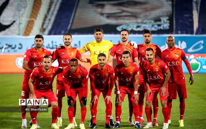 نکونام از پس ذوب‌آهنِ ۱۰ نفره هم برنیامد
