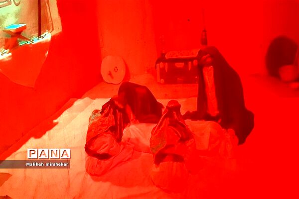 نمایشگاه «یاس کبود» در زابل