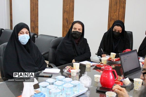 نشست مشترک معاونت آموزش ابتدایی با مسئولان مدارس راهیان کوثر استان بوشهر