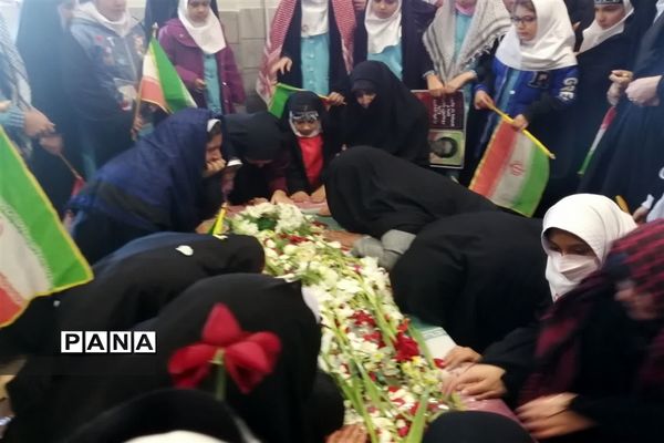 تشییع شهید گمنام در دبستان شاهد‌‌عبدالرحمن  آدمی ابرکوه