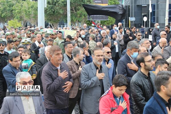 تشییع پیکر 3 شهید گمنام دفاع مقدس در بوشهر