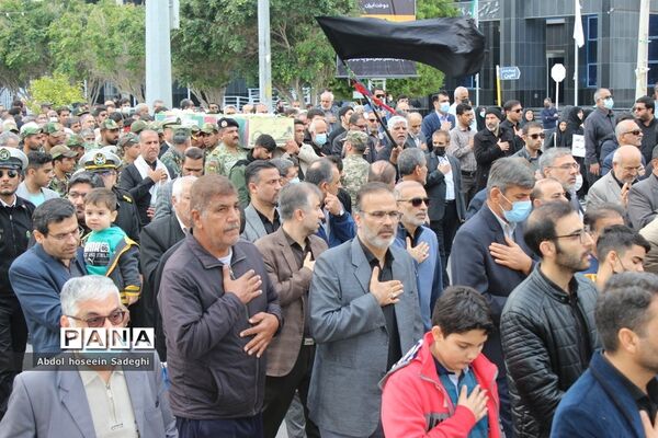 تشییع پیکر 3 شهید گمنام دفاع مقدس در بوشهر