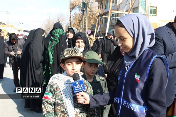 تشییع پیکر هفت شهید گمنام در کرمانشـاه