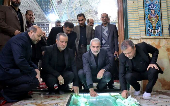 وزیر آموزش و پرورش به مقام شامخ شهدای سمنان ادای احترام کرد