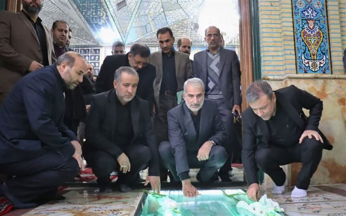 وزیر آموزش و پرورش به مقام شامخ شهدای سمنان ادای احترام کرد