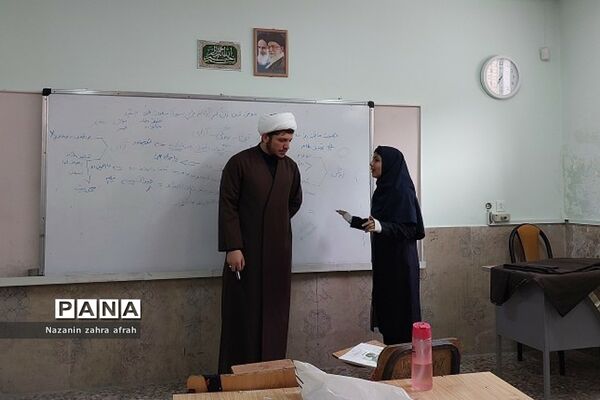 برگزاری کارگاه‌ بصیرتی و آموزشی در دبیرستان آزاده رودهن
