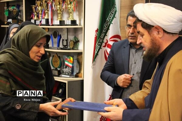 تجلیل از پژوهشگران برتر ناحیه یک بهارستان