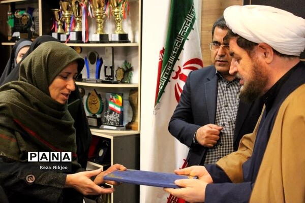 تجلیل از پژوهشگران برتر ناحیه یک بهارستان