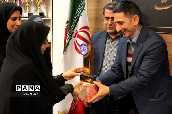 تجلیل از پژوهشگران برتر ناحیه یک بهارستان