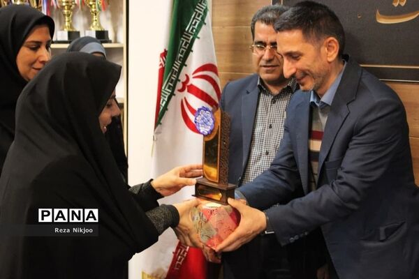 تجلیل از پژوهشگران برتر ناحیه یک بهارستان