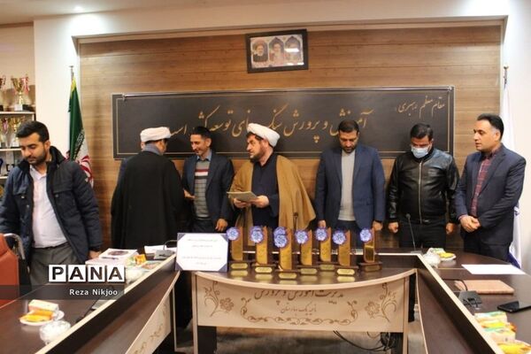 تجلیل از پژوهشگران برتر ناحیه یک بهارستان