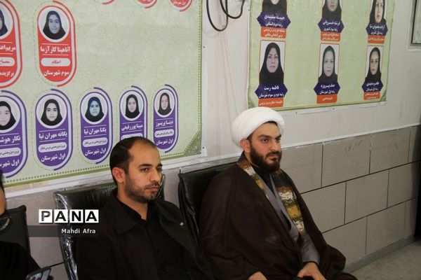 نشست دانش‌آموزی با موضوع نماز در دبیرستان شاهد هدی شهرستان بهبهان