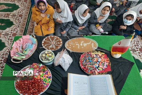 اجرای برنامه‌های مذهبی مدارس ملارد در ایام فاطمیه