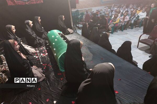 بزرگداشت شهادت حضرت فاطمه(س) در دبیرستان حجاب منطقه ۱۳