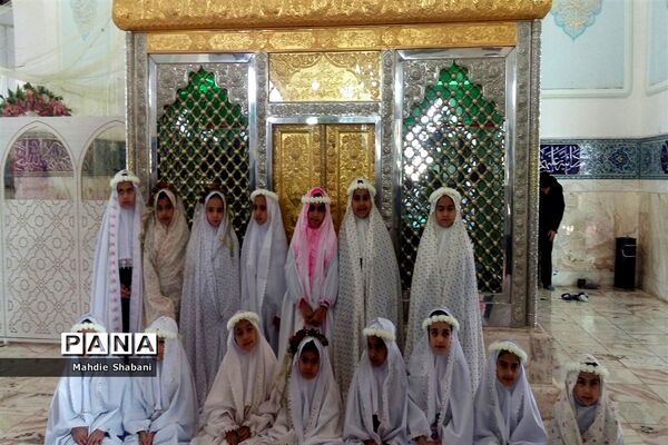 مراسم جشن تکلیف دانش‌آموزان در امامزاده سید محمد (ع) کاشمر