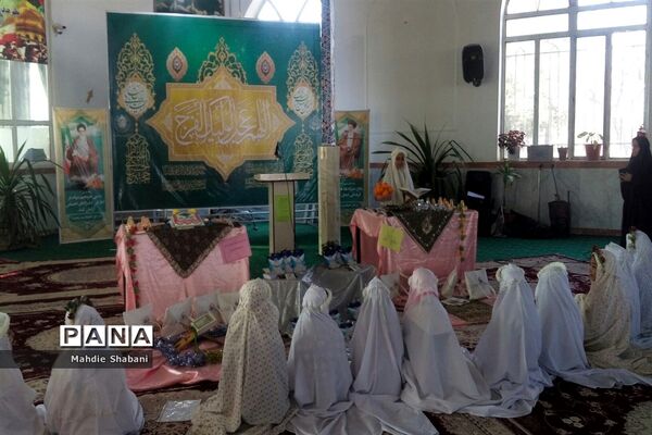 مراسم جشن تکلیف دانش‌آموزان در امامزاده سید محمد (ع) کاشمر