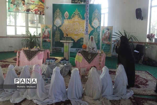 مراسم جشن تکلیف دانش‌آموزان در امامزاده سید محمد (ع) کاشمر