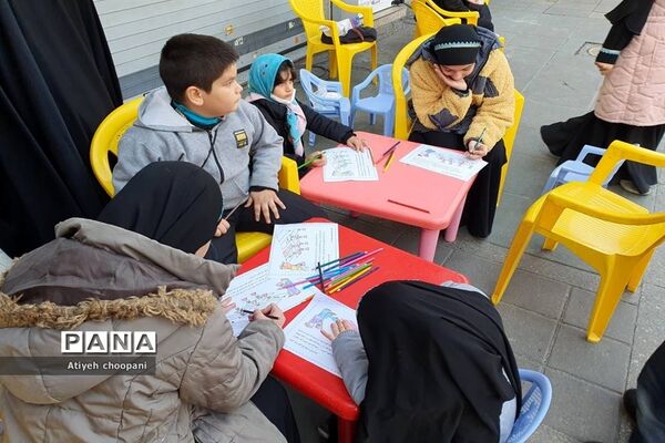 برپایی موکب شهید ابراهیم هادی در مسیر تشییع پیکر شهدای گمنام در خیابان انقلاب