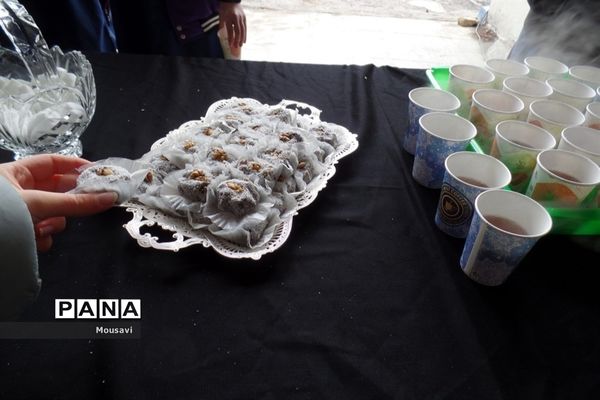 برگزاری ایستگاه صلواتی در دبیرستان فرزانگان 4 منطقه 13