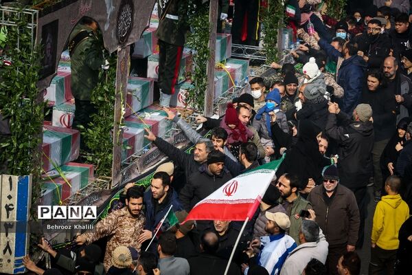 تشییع پیکر ۲۰۰ شهید گمنام دفاع مقدس در تهران