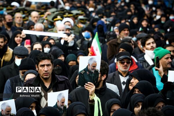 تشییع پیکر ۲۰۰ شهید گمنام دفاع مقدس در تهران