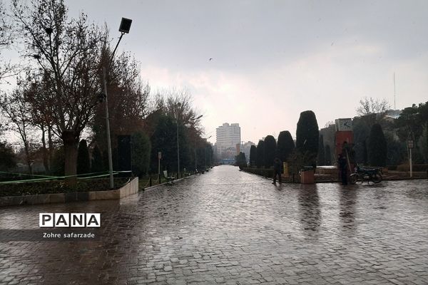 پارک لاله تهران در‌ یک روز بارانی