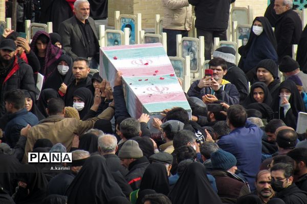 تشییع پیکر پاک شهدا گمنام در سالروز شهادت حضرت زهرا (س) در اصفهان