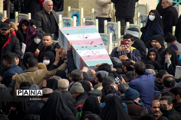 تشییع پیکر پاک شهدا گمنام در سالروز شهادت حضرت زهرا (س) در اصفهان
