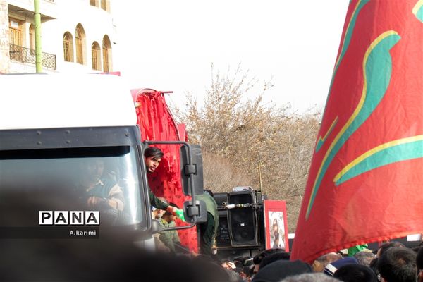تشییع پیکر پاک شهدا گمنام در سالروز شهادت حضرت زهرا (س) در اصفهان