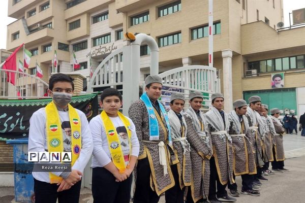 مراسم تشییع شهید گمنام دانش‌آموز در روز شهادت حضرت فاطمه (س) در فارس