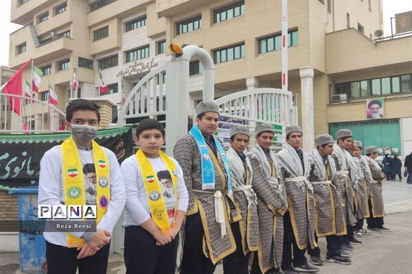 مراسم تشییع شهید گمنام دانش‌آموز در روز شهادت حضرت فاطمه (س) در فارس