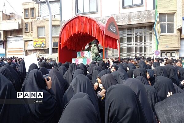 تشییع پیکر پاک شهدا گمنام در سالروز شهادت حضرت زهرا (س) در اصفهان -٢