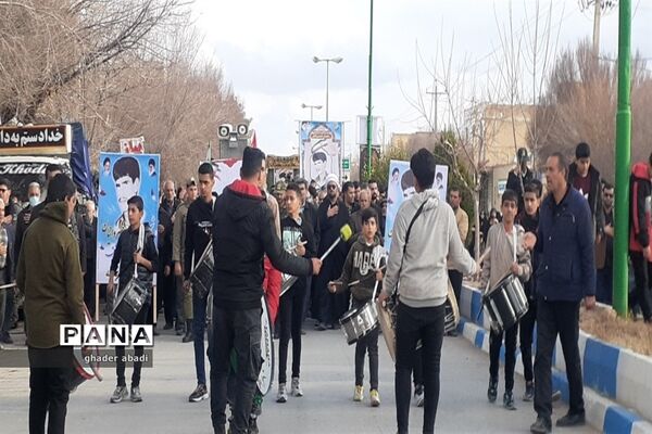 تشییع و تدفین شهید رحمان خسروانیان در قادرآباد