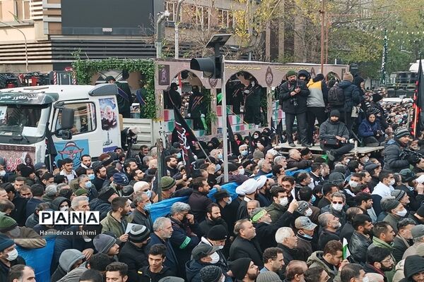 تشییع پیکر مطهر ٢٠٠ شهید گمنام در تهران