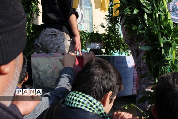 گمنام در میان خاکیان و معروف در افلاکیان