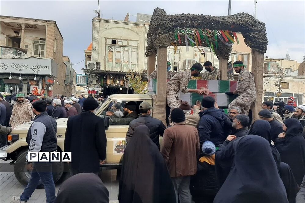 مراسم تشییع پیکر 6 شهید گمنام دفاع مقدس در قم