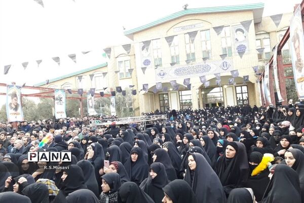 تشییع و خاکسپاری شهدای گمنام در قم