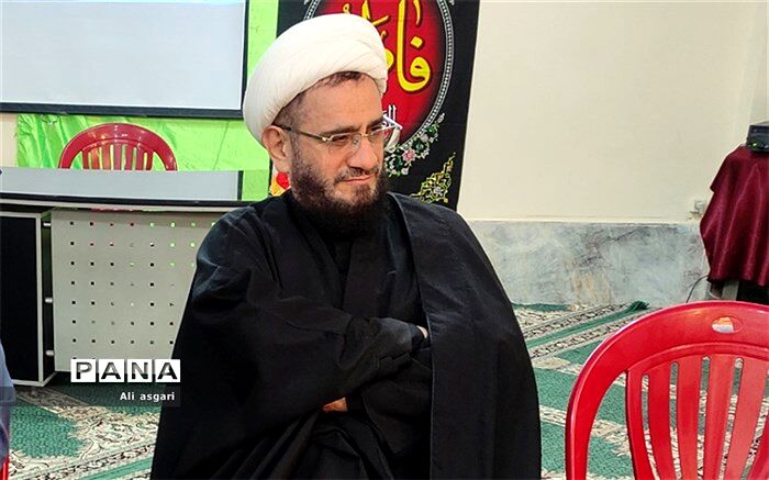 فرهنگ غرب، پیشرو نیست بلکه فرهنگی انحطاطی برای فرهنگ شرق است