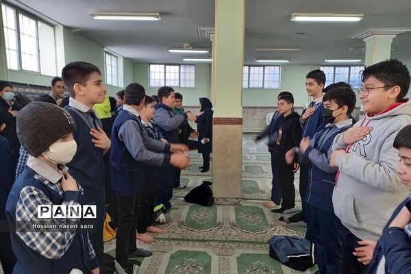 هیات‌ دانش‌آموزی دبستان ایمان رودهن در سوگ حضرت فاطمه(س)
