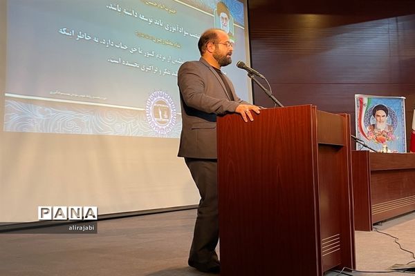 تجدیدمیثاق با اامام راحل در سالروز تاسیس نهضت سواد‌آموزی