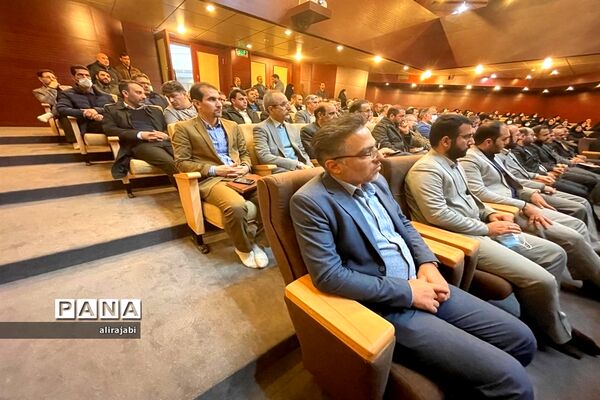 تجدیدمیثاق با اامام راحل در سالروز تاسیس نهضت سواد‌آموزی