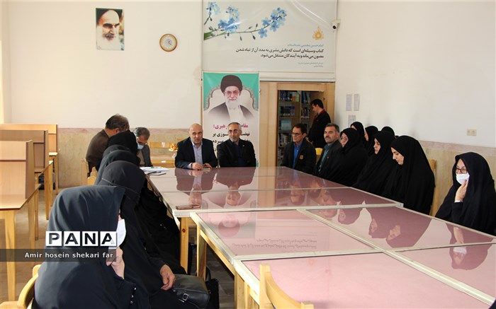 ایران مقتدر با آگاهی و دانایی و مطالعه ما شکل می‌گیرد