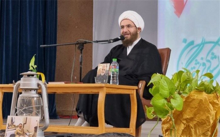مبانی فکری و جهان‌بینی اعضا انجمن‌های اسلامی دانش‌آموزی، تقویت شود